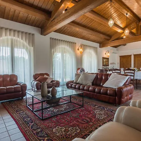 Flavia Villa